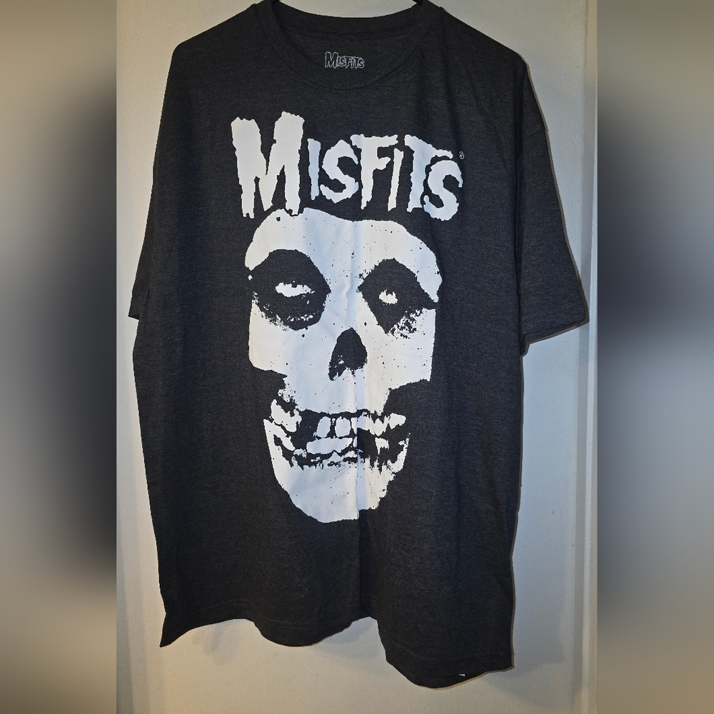 4/$20 MISFITS TEE